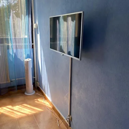 Frejussien En Bord De Appartement